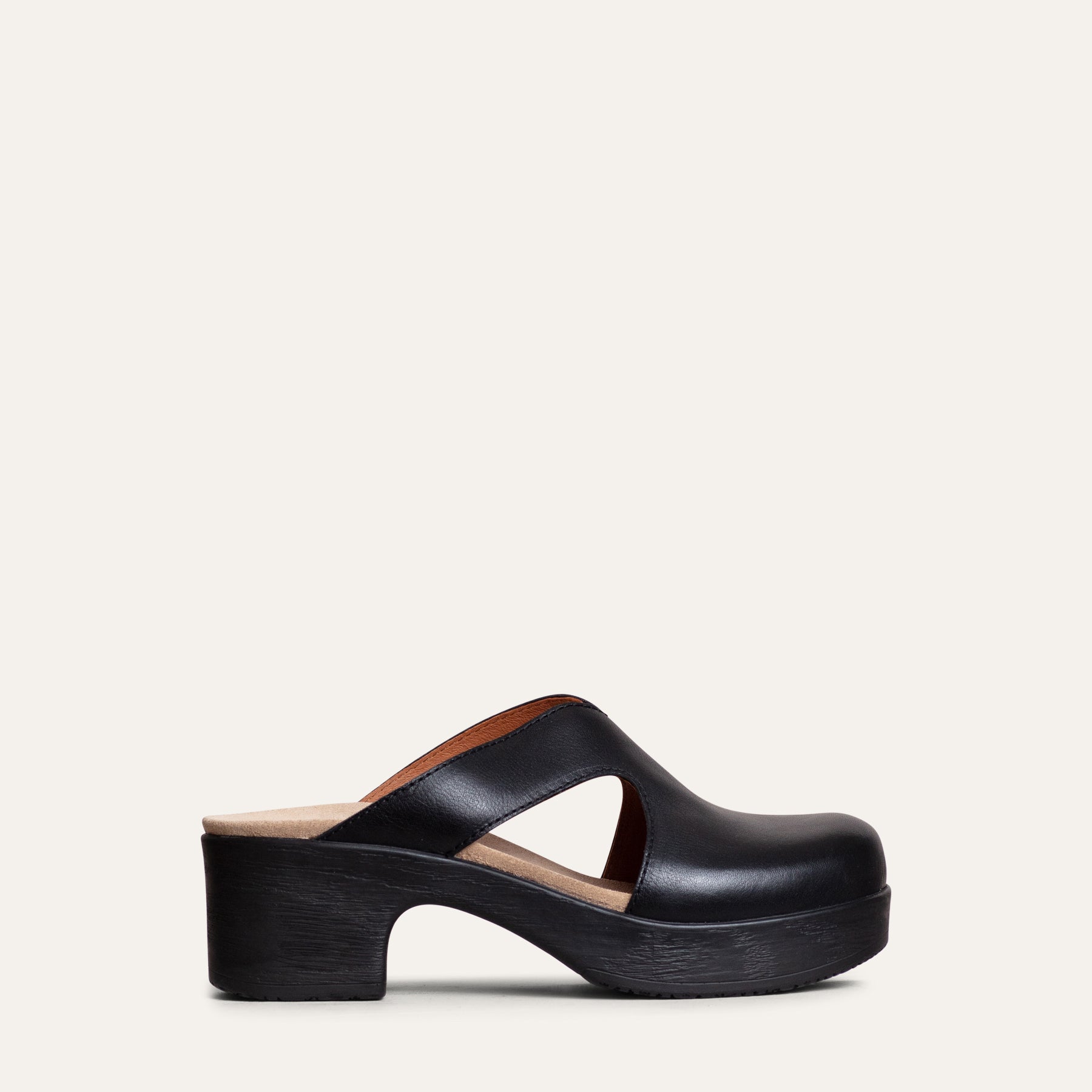 Eivor black leather clog Calou Stockholm