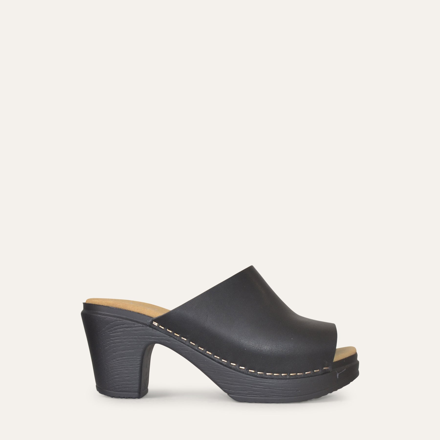 Calou Clogs Black leather slip on clog sandal