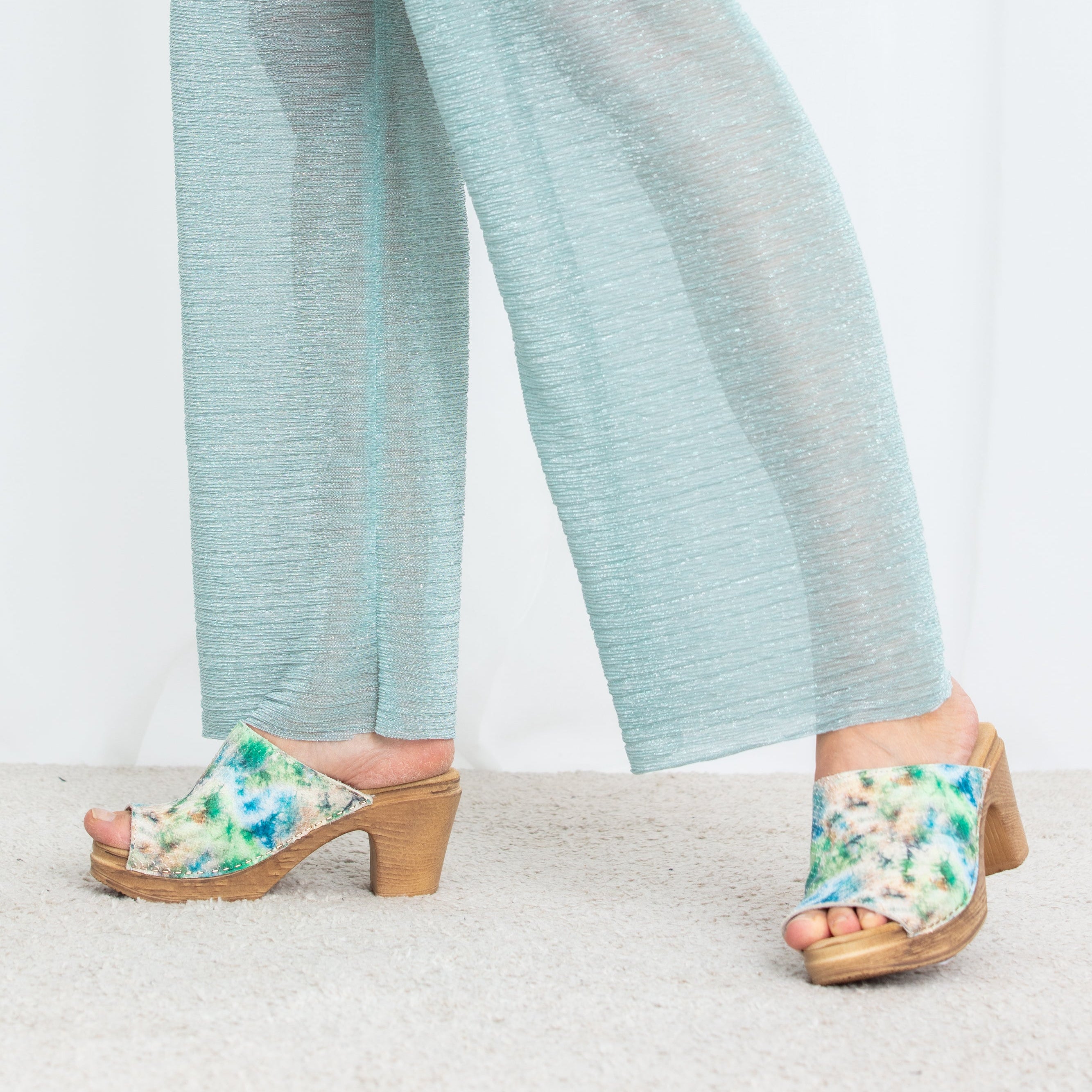 Frida clog mules with heels on model turquoise pants Calou Stockholm