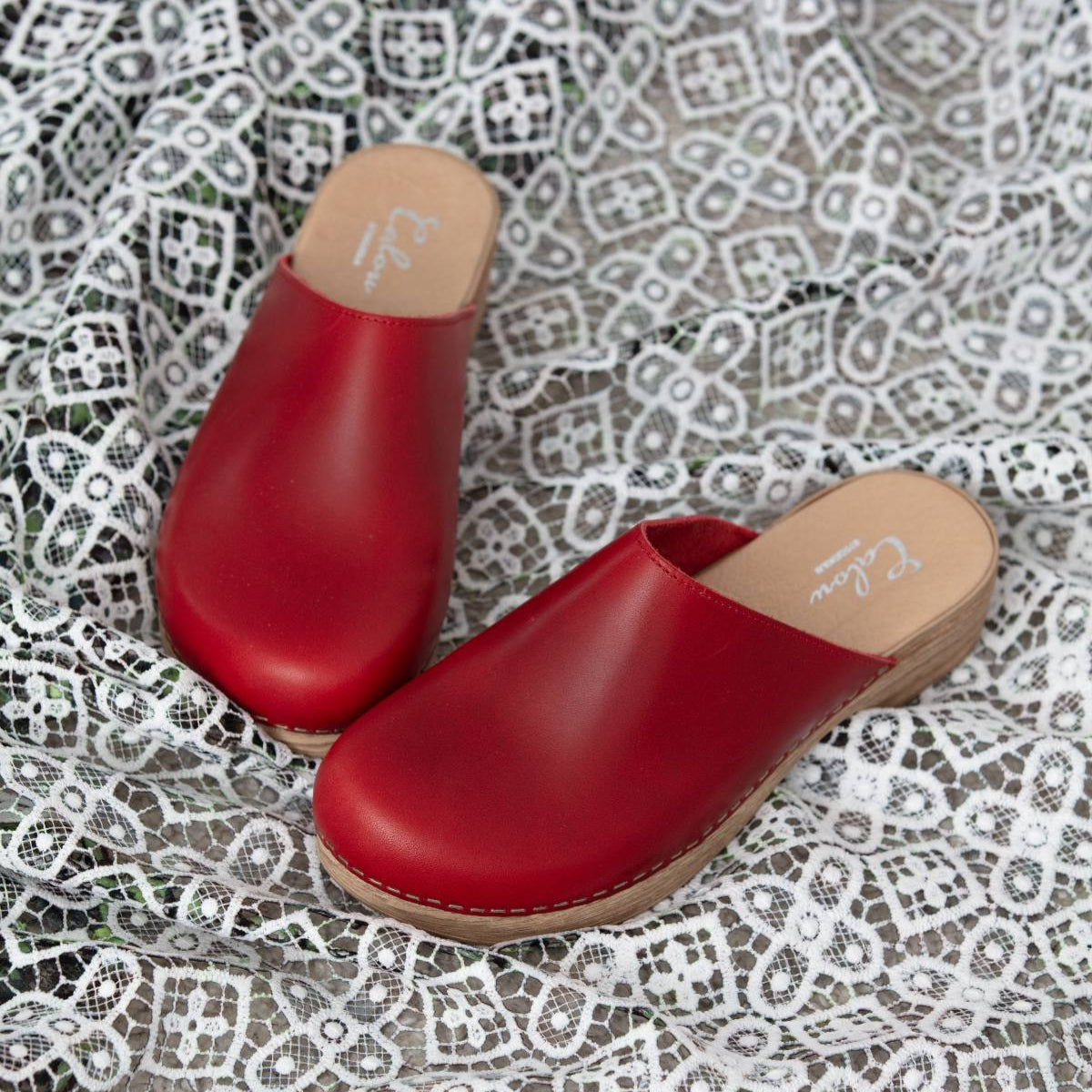 Helena red leather clogs on lacefabric Calou Stockholm