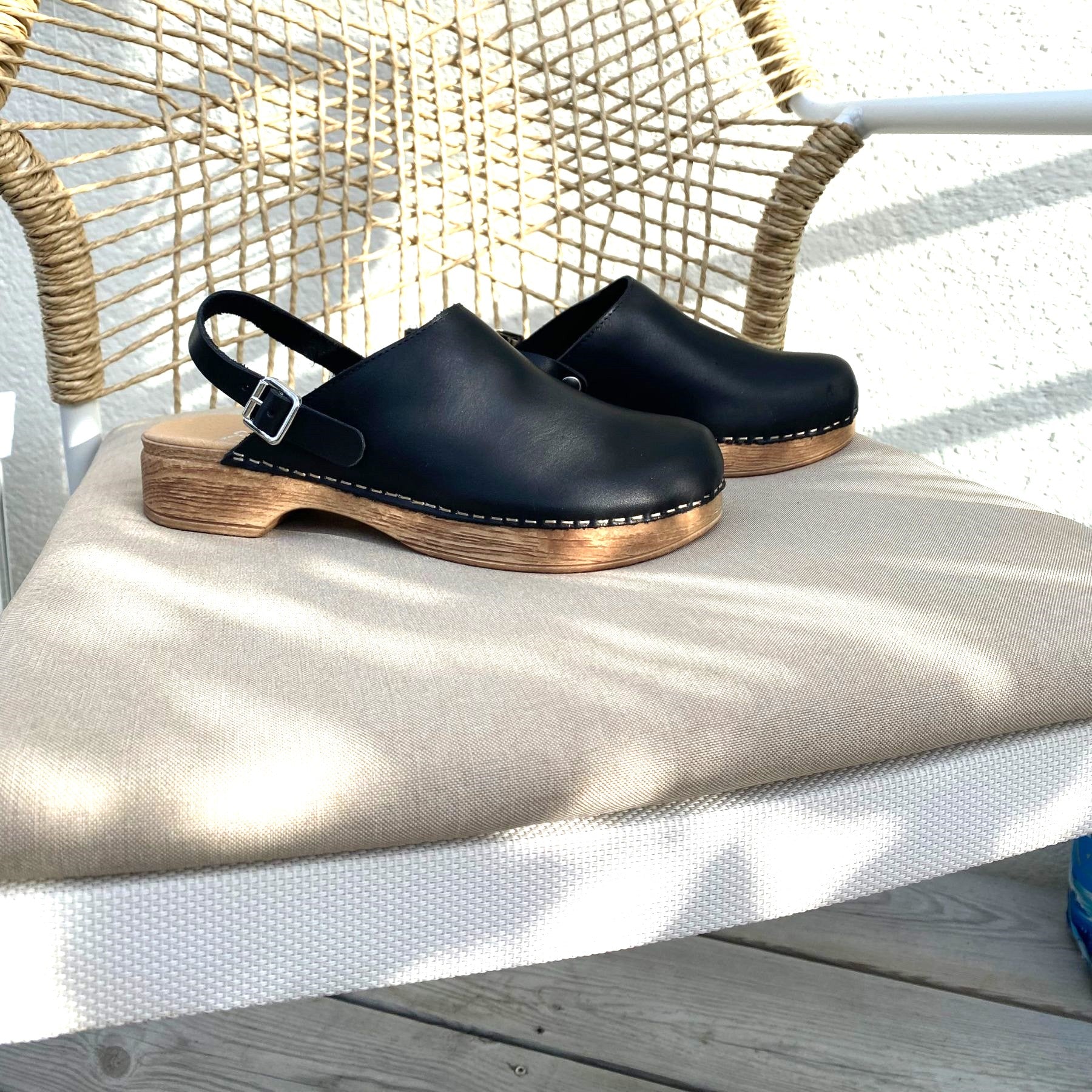 Siri black leather slingback clogs Calou Stockholm
