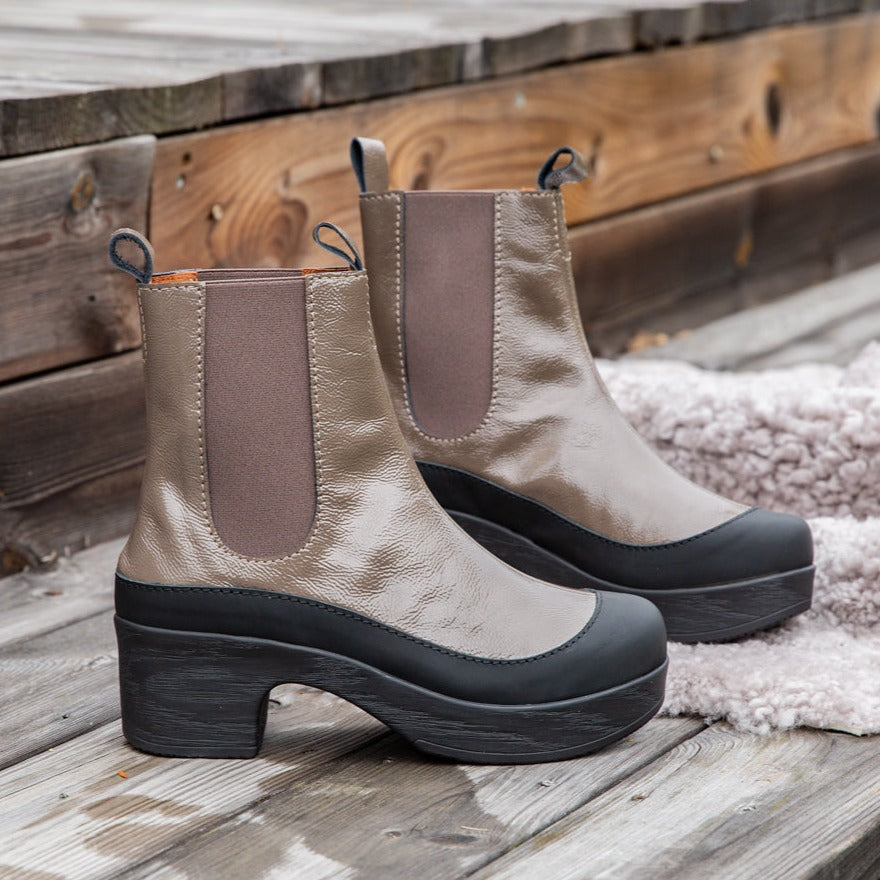 Susie Stiefel Patent Grau