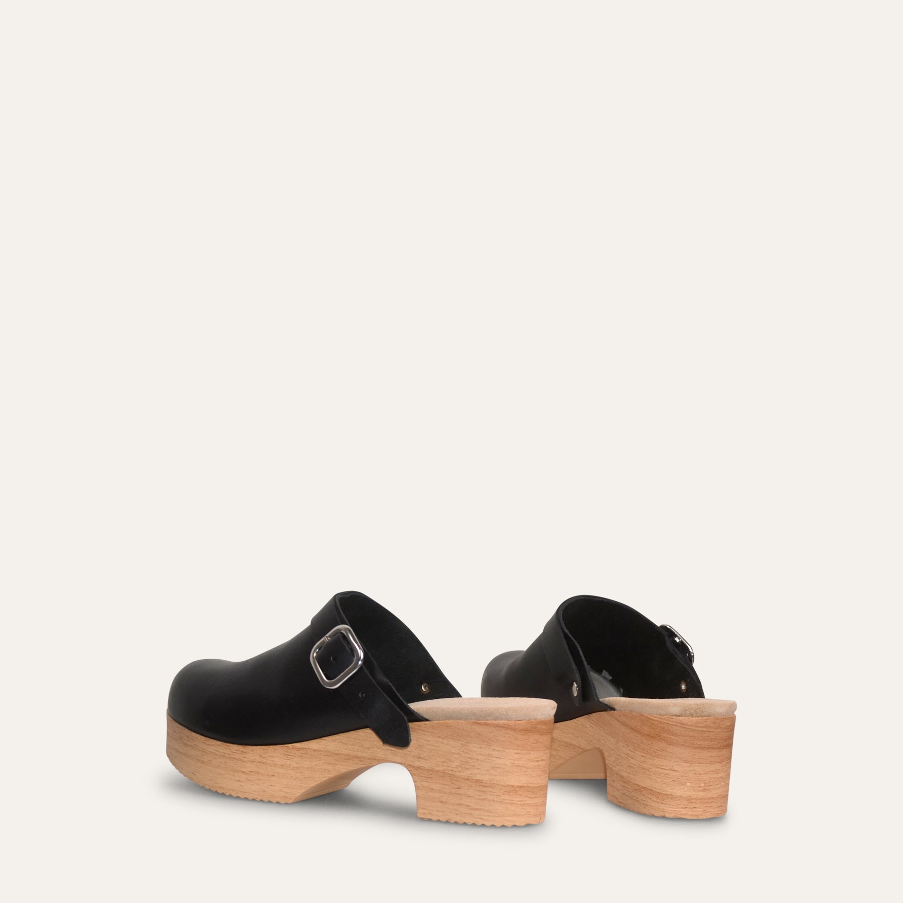 Calou black leather flex-sole clogs back