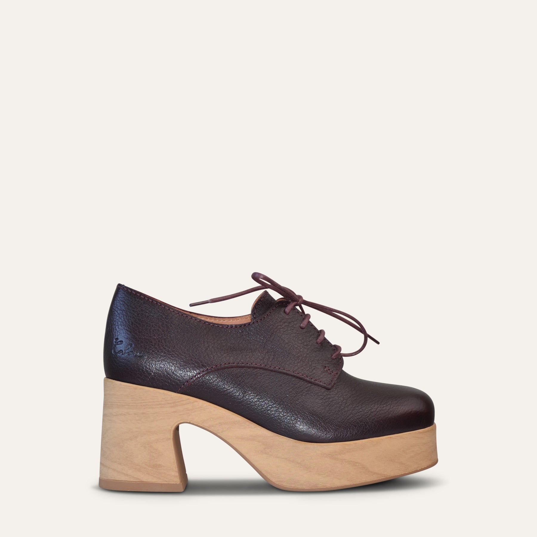 Bordeaux structured leather Calou Britta lace-up platform shoe with 8 cm wooden-look heel and 3 cm platform, side view