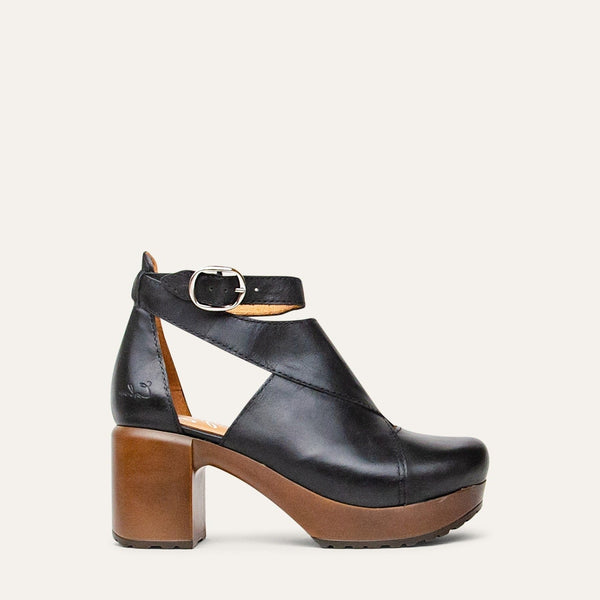 Bea black leather shoe