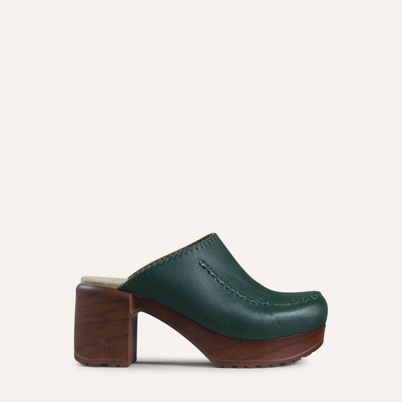Blenda green leather clog Calou Stockholm