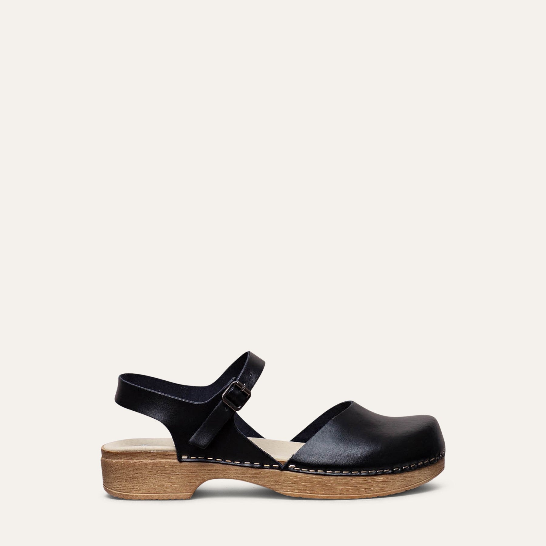 Diana black leather soft clog Calou stockholm