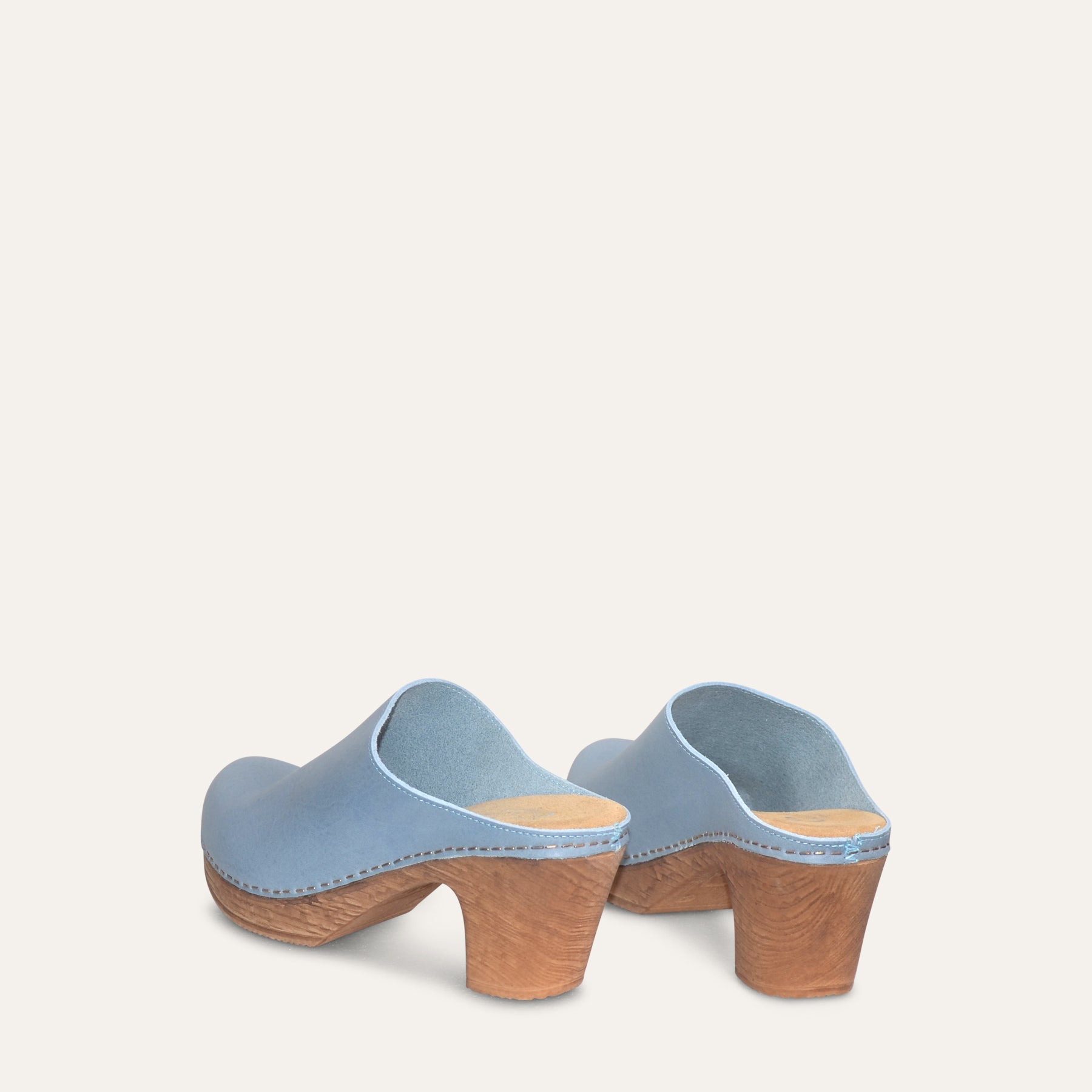 Calou Lisa blue clogs, backview Calou
