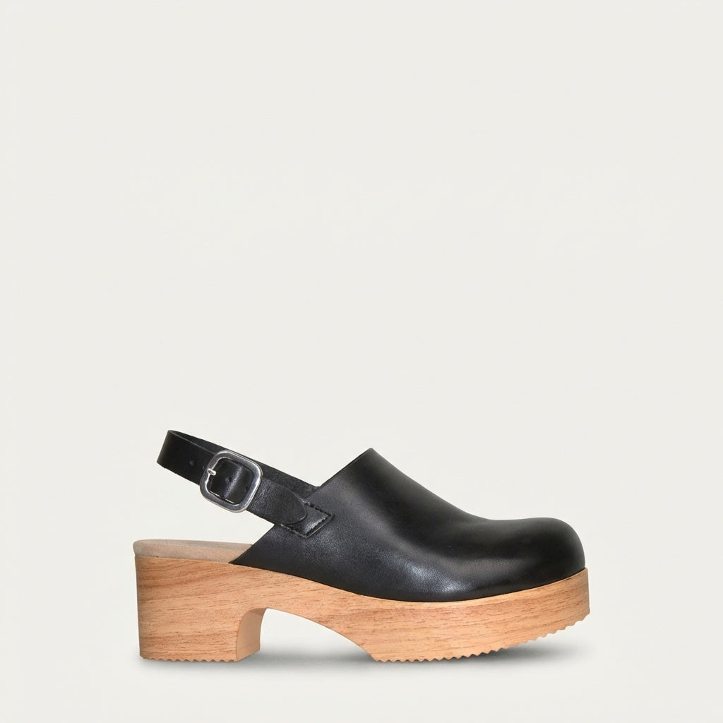 Calou Vera black clog on soft flexible sole