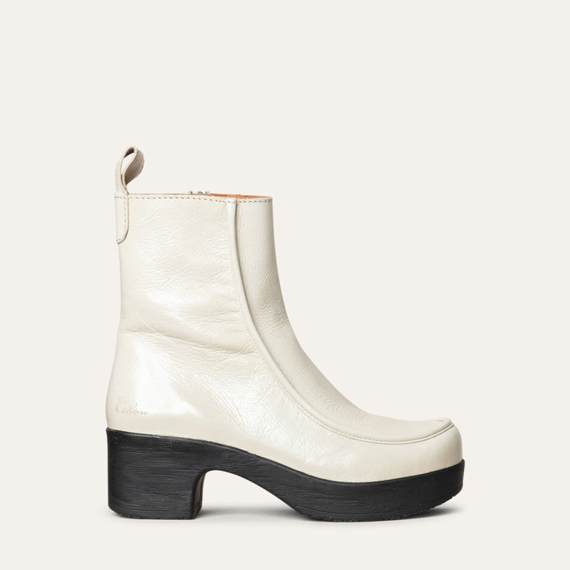 Viola off white patent leather boot