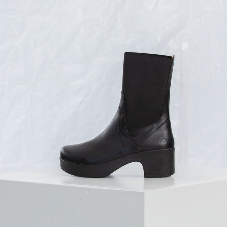 Angela Boot Black