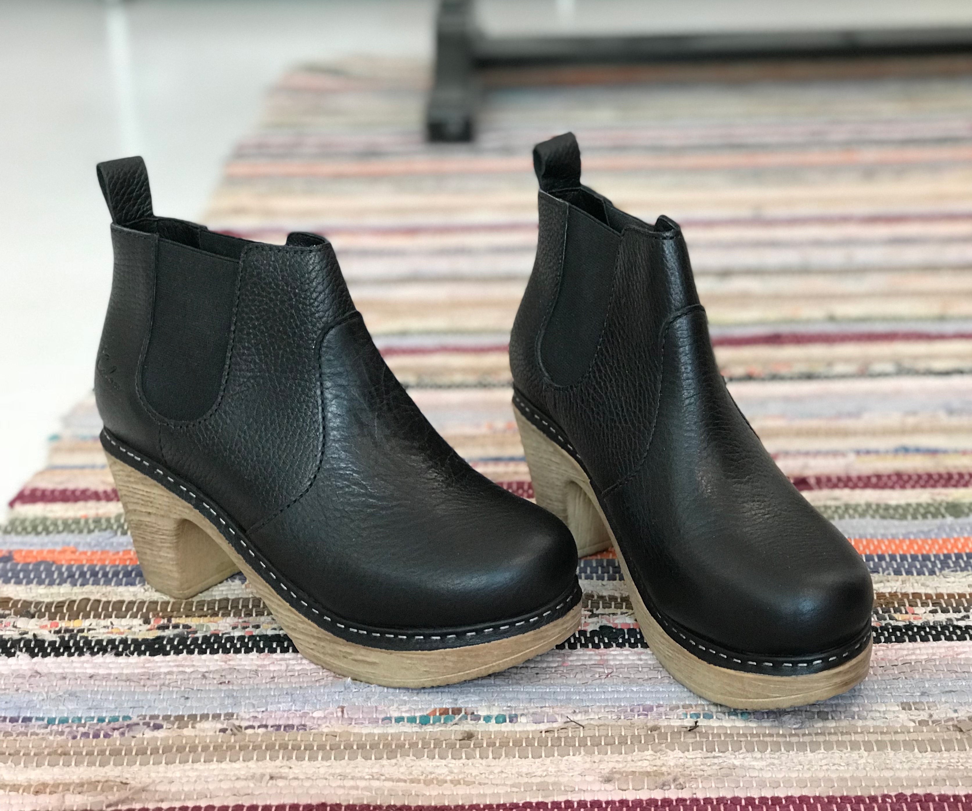 Calou Clogs | Doris Black leather clog boot – Calou Stockholm